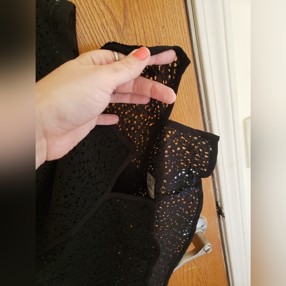 NWOT banana Republic full lace overlay top - Picture 2 of 16